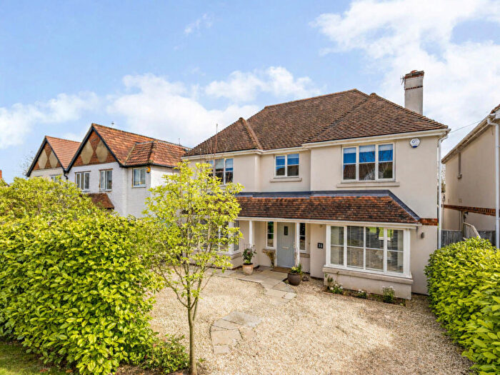 5 Bedroom Detached House For Sale In Belle Vue Road, Henley-on-Thames, RG9