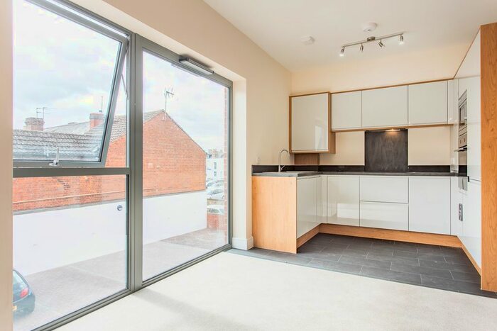 2 Bedroom Flat To Rent In Station Road, Gloucester, GL1
