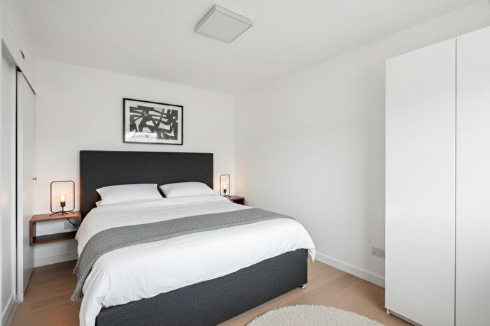 1 Bedroom Flat To Rent In Brentford, London, TW8