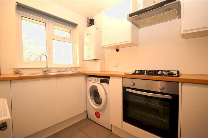 1 Bedroom Flat To Rent In Scotts Court, Sand Hill, Farnborough, Hampshire, GU14