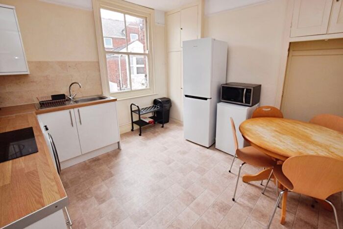 3 Bedroom Maisonette For Sale In Herschell Road, Mount Pleasant, Exeter, EX4