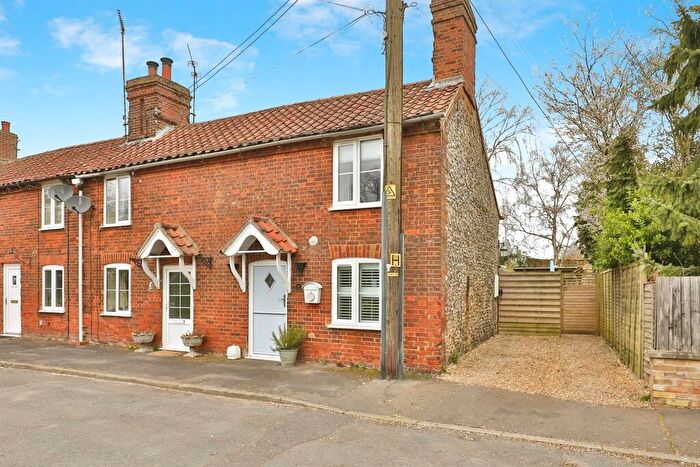 2 Bedroom Character Property For Sale In Lynn Road, West Rudham, King's Lynn, PE31