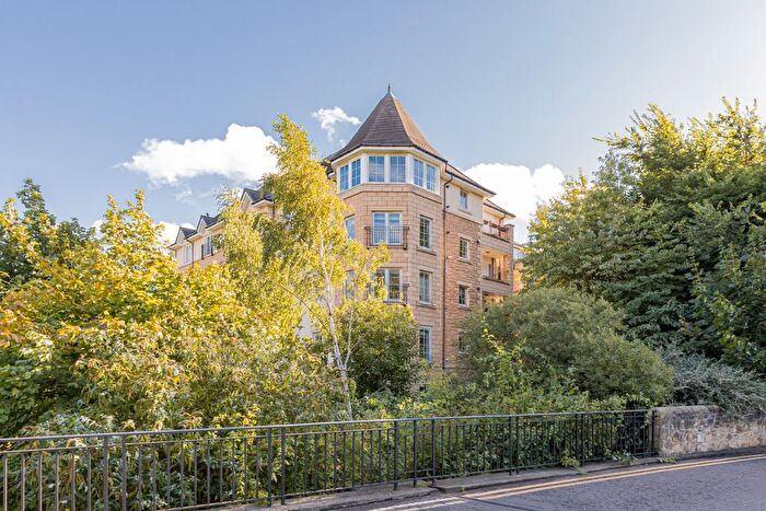 3 Bedroom Flat For Sale In / Powderhall Brae, Edinburgh, EH7