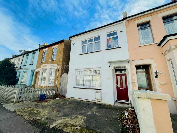 6 Bedroom House To Rent In Guildford Road, Southend On Sea, SS2