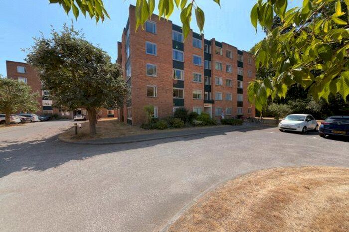 2 Bedroom Flat To Rent In Amhurst Court, Cambridge, Cambridgeshire, CB3