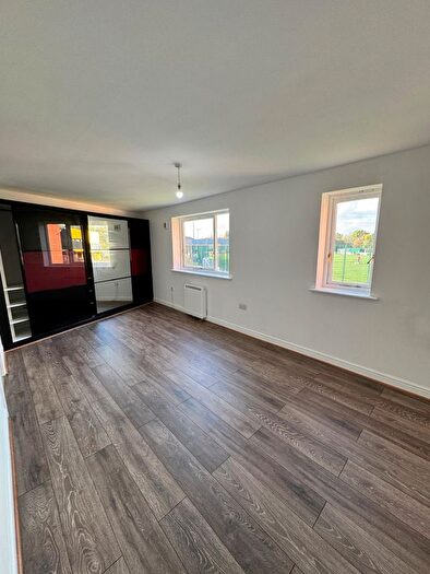 2 Bedroom Flat To Rent In Albatross Close, Beckton, E6