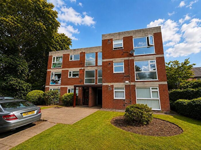 2 Bedroom Flat For Sale In Wardle Road, Sale, M33