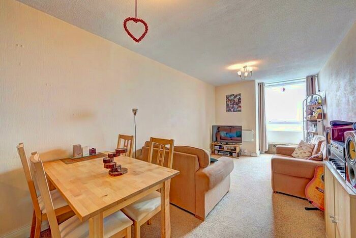 1 Bedroom Apartment To Rent In Eagle Heights, SW11