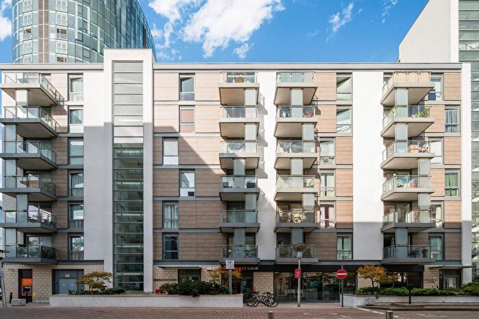 1 Bedroom Flat For Sale In Burgoyne House, Brentford, TW8