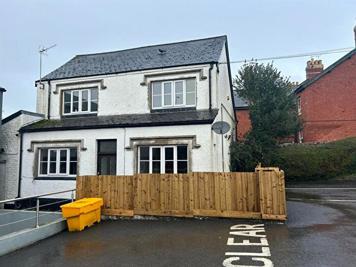 2 Bedroom Detached House To Rent In New Street, Honiton, EX14