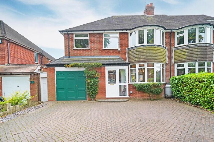 4 Bedroom Semi-Detached House For Sale In Kingswood Close, Lapworth, B94