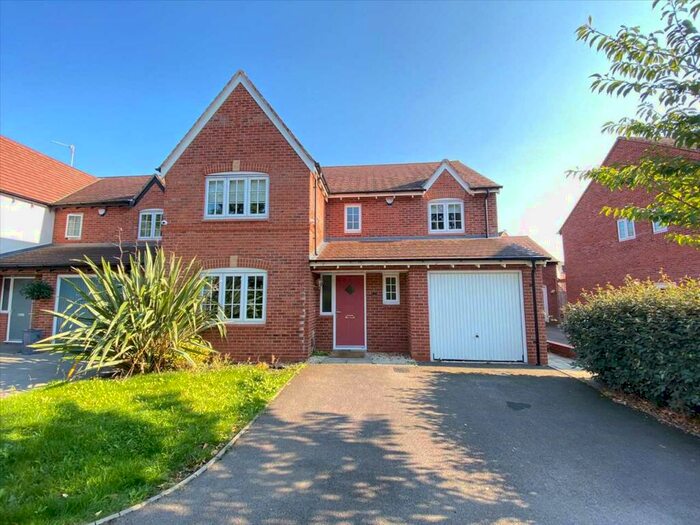 4 Bedroom Detached House To Rent In Beech Lane, Dickens Heath, Solihull, B90