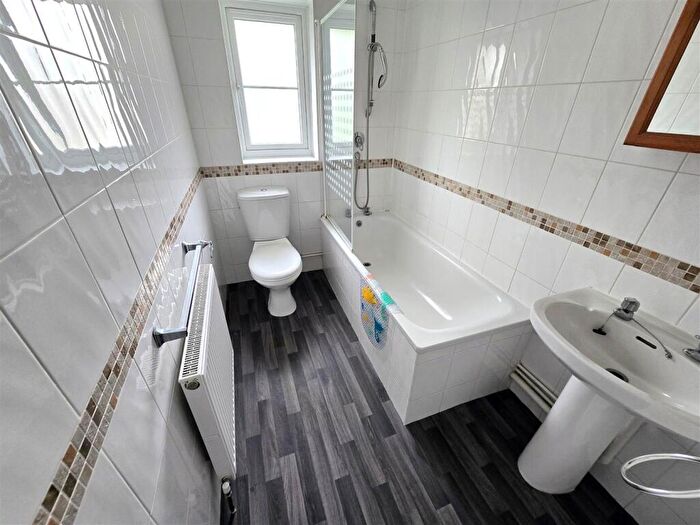 2 Bedroom End Of Terrace House For Sale In Commodore Road, Oulton Broad, NR32