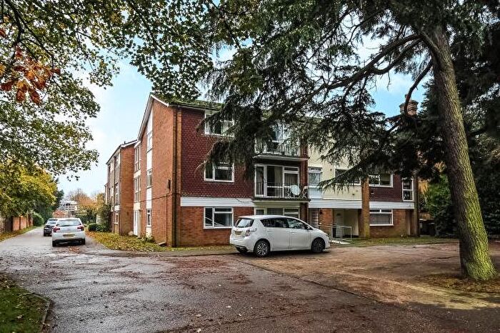2 Bedroom Maisonette To Rent In The Firs, Reading, RG1