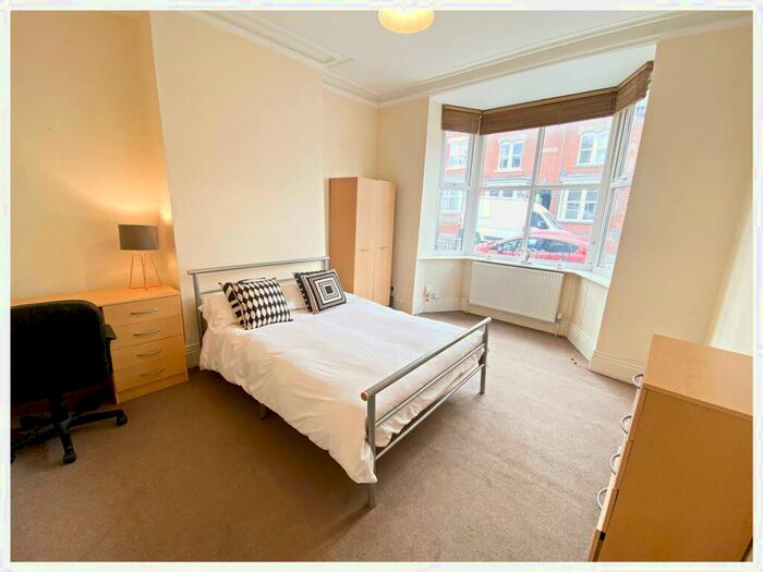 5 Bedroom Terraced House To Rent In Club Garden Road, S11