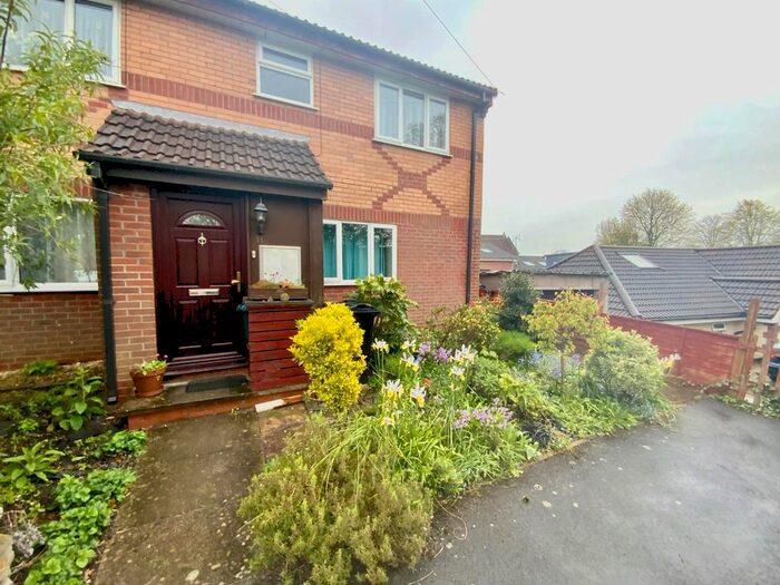 1 Bedroom Flat To Rent In Two Mile Court, Kingswood, Bristol, BS15