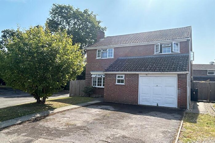 4 Bedroom Detached House To Rent In Baughurst, Hampshire, RG26
