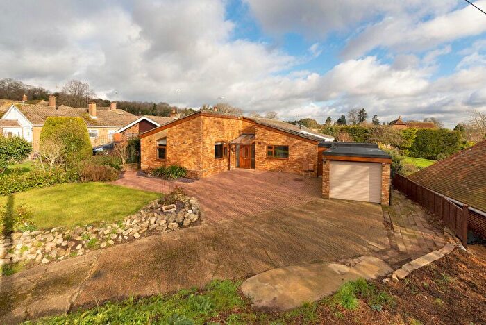 4 Bedroom Bungalow To Rent In Malling Road, Teston, Maidstone, Kent, ME18