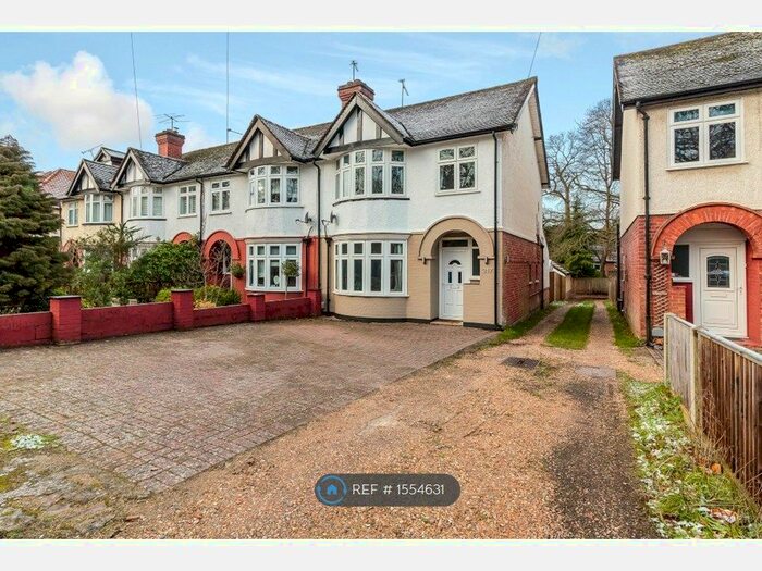 3 Bedroom End Of Terrace House To Rent In Farnborough Road, Farnborough, GU14