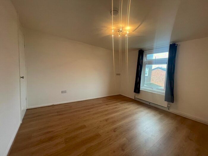 1 Bedroom Flat To Rent In Meadowsweet Avenue, Kings Norton, Birmingham, B38