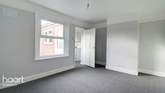 3 Bedroom Semi-Detached House To Rent In School Road, Lingwood, NR13