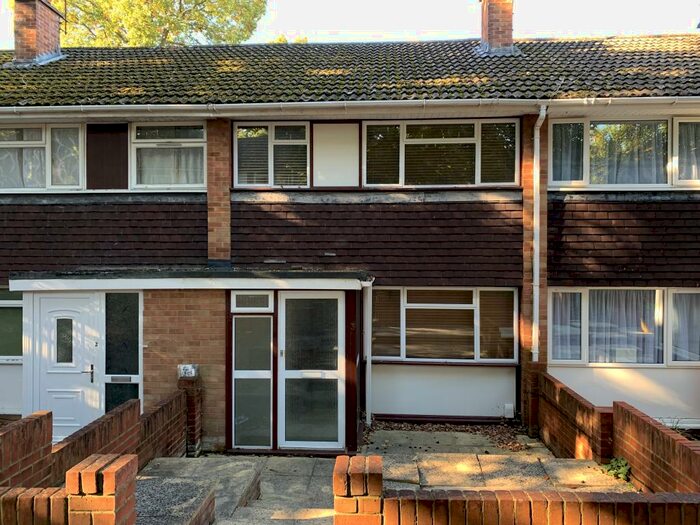 3 Bedroom Terraced House To Rent In Beaulieu Close, Lordswood, SO16
