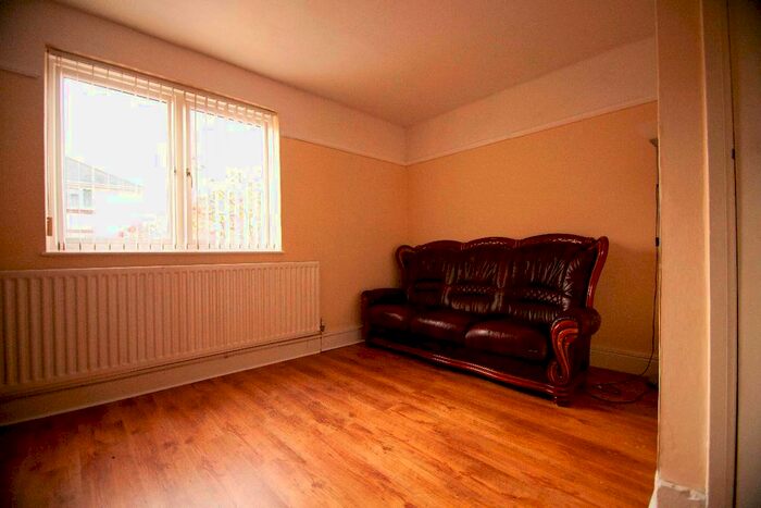 4 Bedroom Semi-Detached House To Rent In Lee Road, Leamington Spa CV31