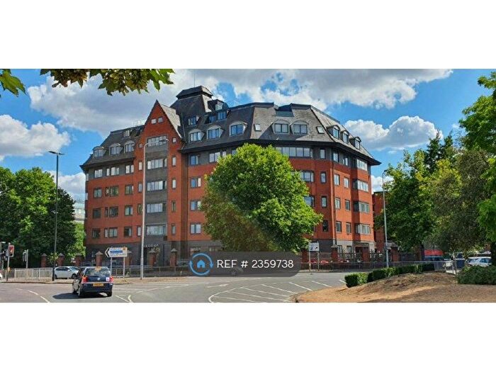 2 Bedroom Flat To Rent In Verona Apartments, Slough, SL1