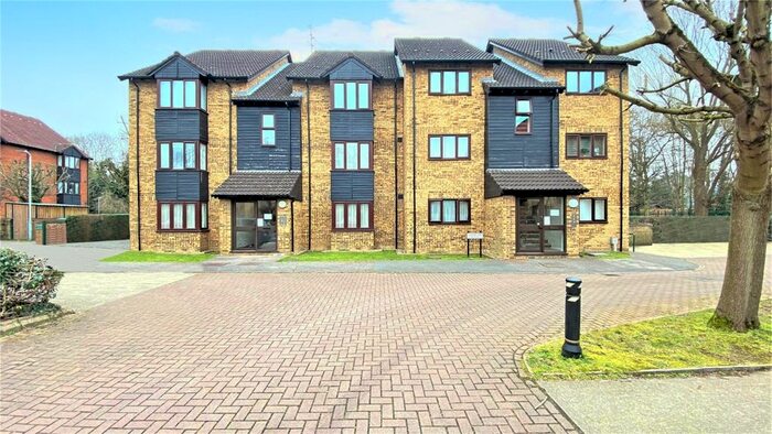 Studio To Rent In Turnpike Lane, Uxbridge, Greater London UB10