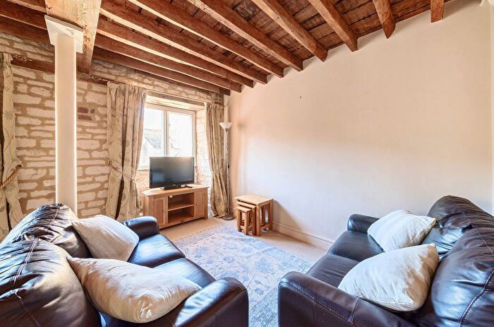 2 Bedroom Flat For Sale In Dunkirk Mills, Inchbrook, Stroud, GL5