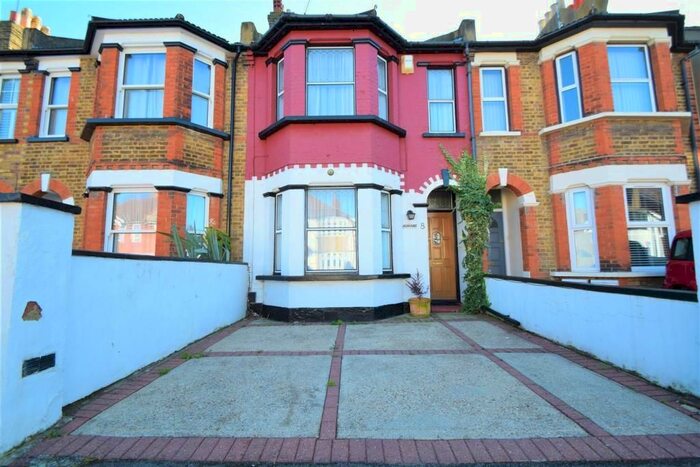 3 Bedroom Property To Rent In Southlands Road, Bromley, BR2