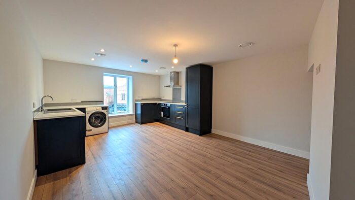 2 Bedroom Flat To Rent In Market Place, Gainsborough, DN21