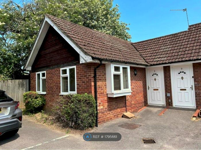 2 Bedroom Bungalow To Rent In Harrison Place, Basingstoke, RG21