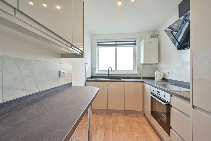 1 Bedroom Flat For Sale In Warwick Drive, Putney, London, SW15