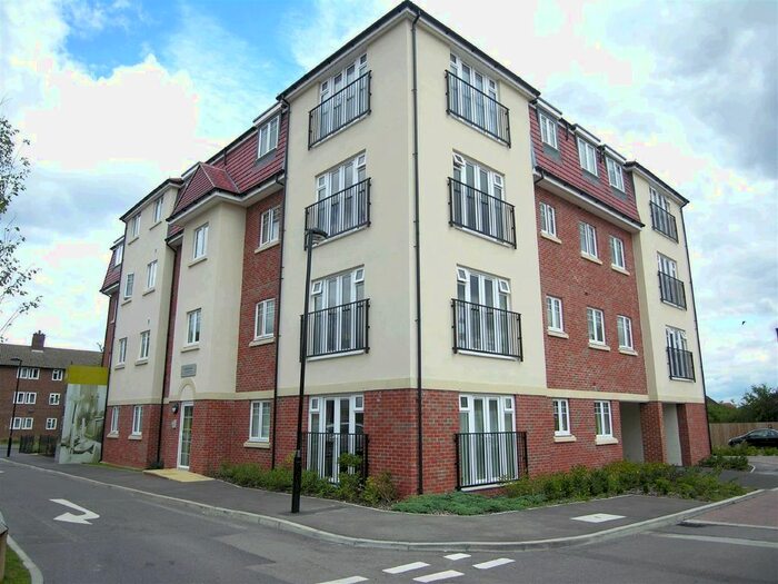 2 Bedroom Flat To Rent In Schoolgate Drive, Morden, SM4