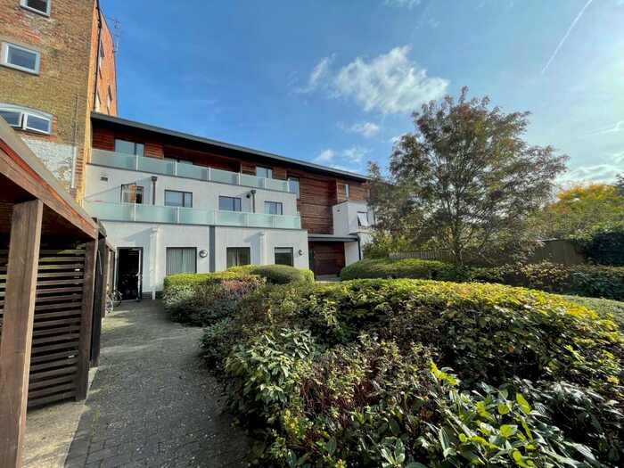 2 Bedroom Apartment To Rent In Stockmore Street -, OX4