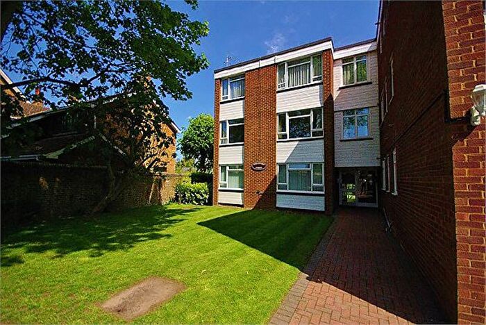 3 Bedroom Flat To Rent In Stratford Road, Watford, WD17
