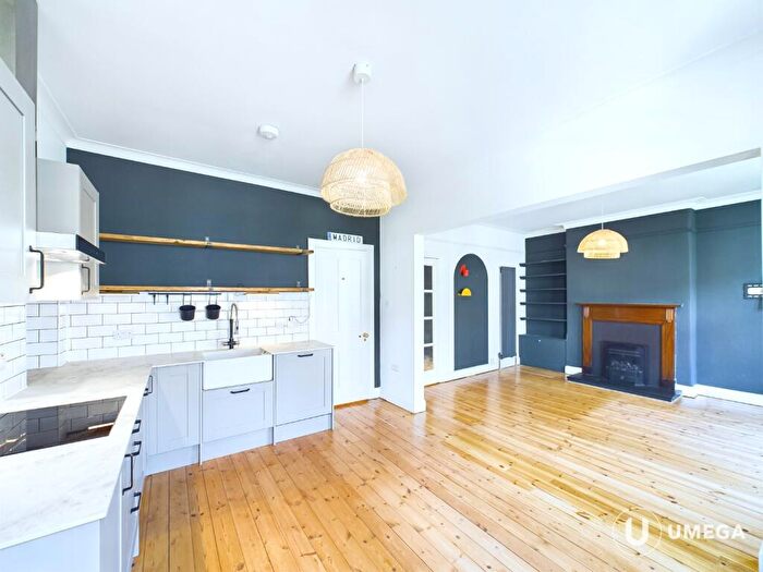 2 Bedroom Flat To Rent In Windsor Place, Portobello, Edinburgh, EH15