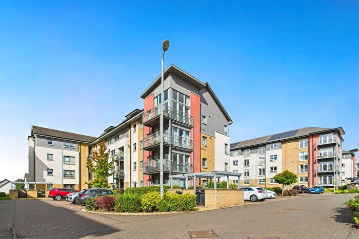 2 Bedroom Flat To Rent In Leyland Road, Lanarkshire, ML1