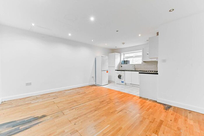 2 Bedroom Flat To Rent In Sydenham Road, Croydon, CR0