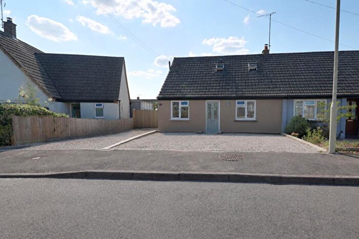 4 Bedroom Semi-Detached House For Sale In Ryelands Road, Stonehouse, GL10