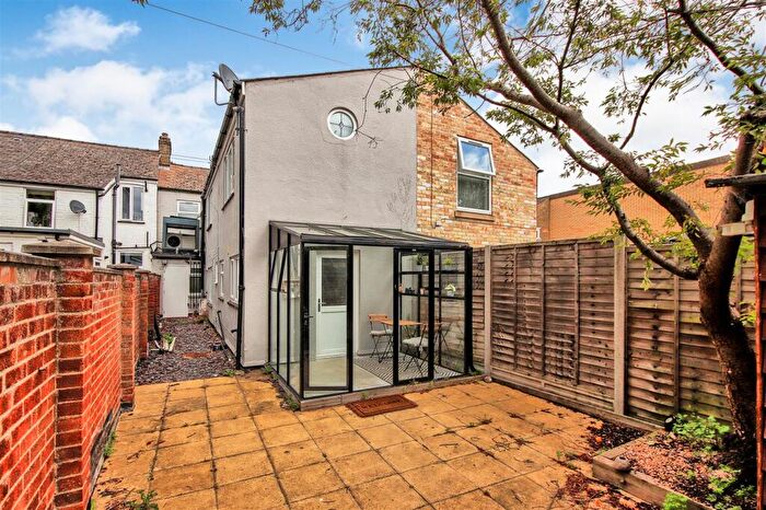 2 Bedroom Semi-Detached House For Sale In Mill Road, Cambridge, CB1