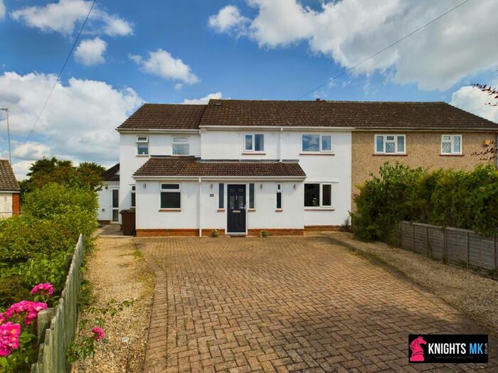 4 Bedroom Semi-Detached House For Sale In Tyrells Road, Stoke Hammond, MK17
