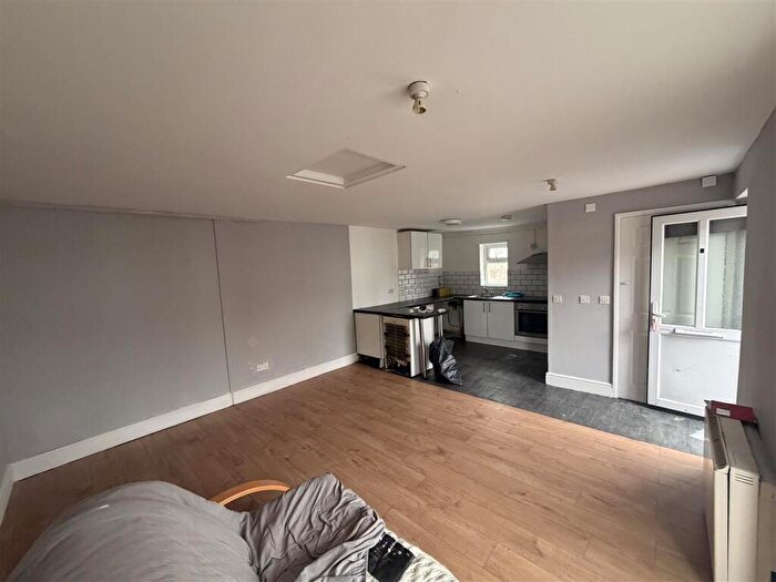 Studio To Rent In Dyer Road, Southampton, SO15
