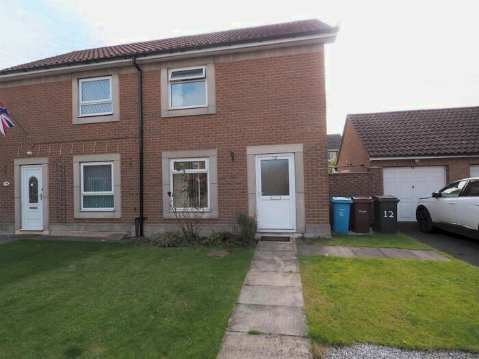 2 Bedroom Semi-Detached House To Rent In Ha'penny Bridge Way, Hull, HU9