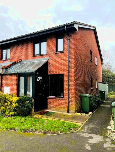 1 Bedroom End Of Terrace House To Rent In Kelly Close, Shepperton TW17