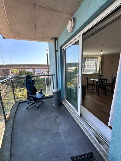 2 Bedroom Flat To Rent In Ilford, IG1
