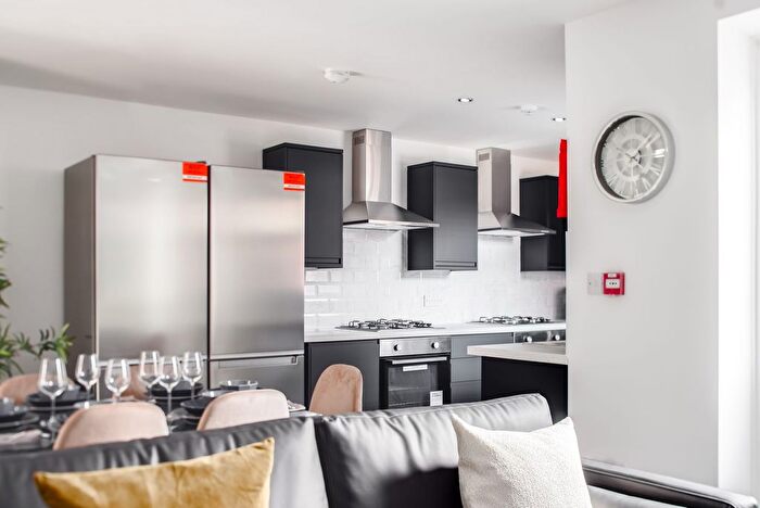 6 Bedroom Semi Detached House To Rent In Alderson Road, Liverpool, L15