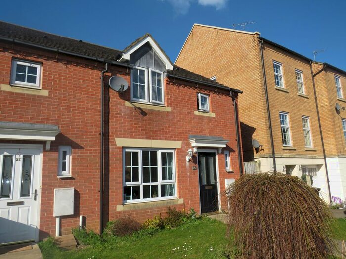 3 Bedroom Property To Rent In Finney Drive, Grange Park, Northampton, NN4