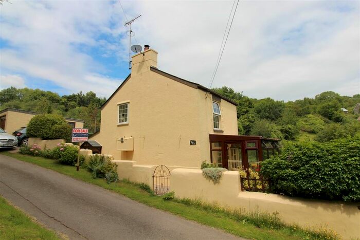 3 Bedroom Detached House For Sale In The Rocks, Plump Hill, Mitcheldean, GL17